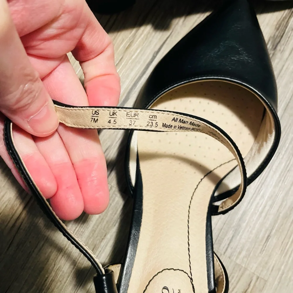 Life Stride Women's Black Pointed low heels size 7 - Picture 6 of 8